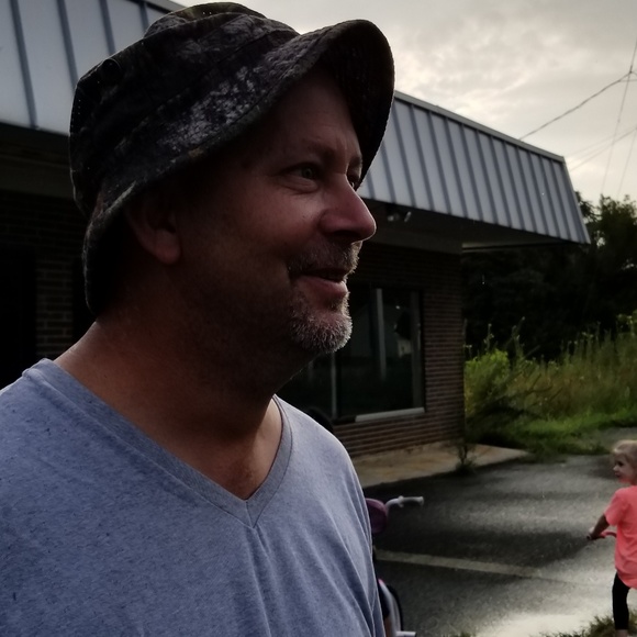 Meet your Posher, Jamie - Picture 2 of 6